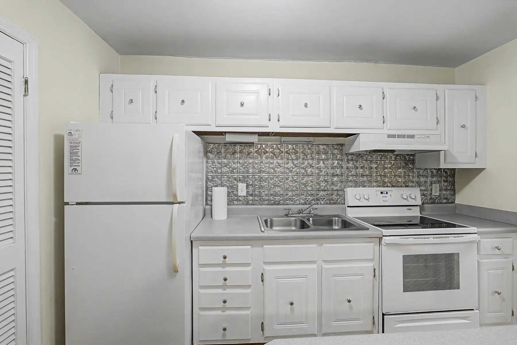 11 Interior Kitchen Detail