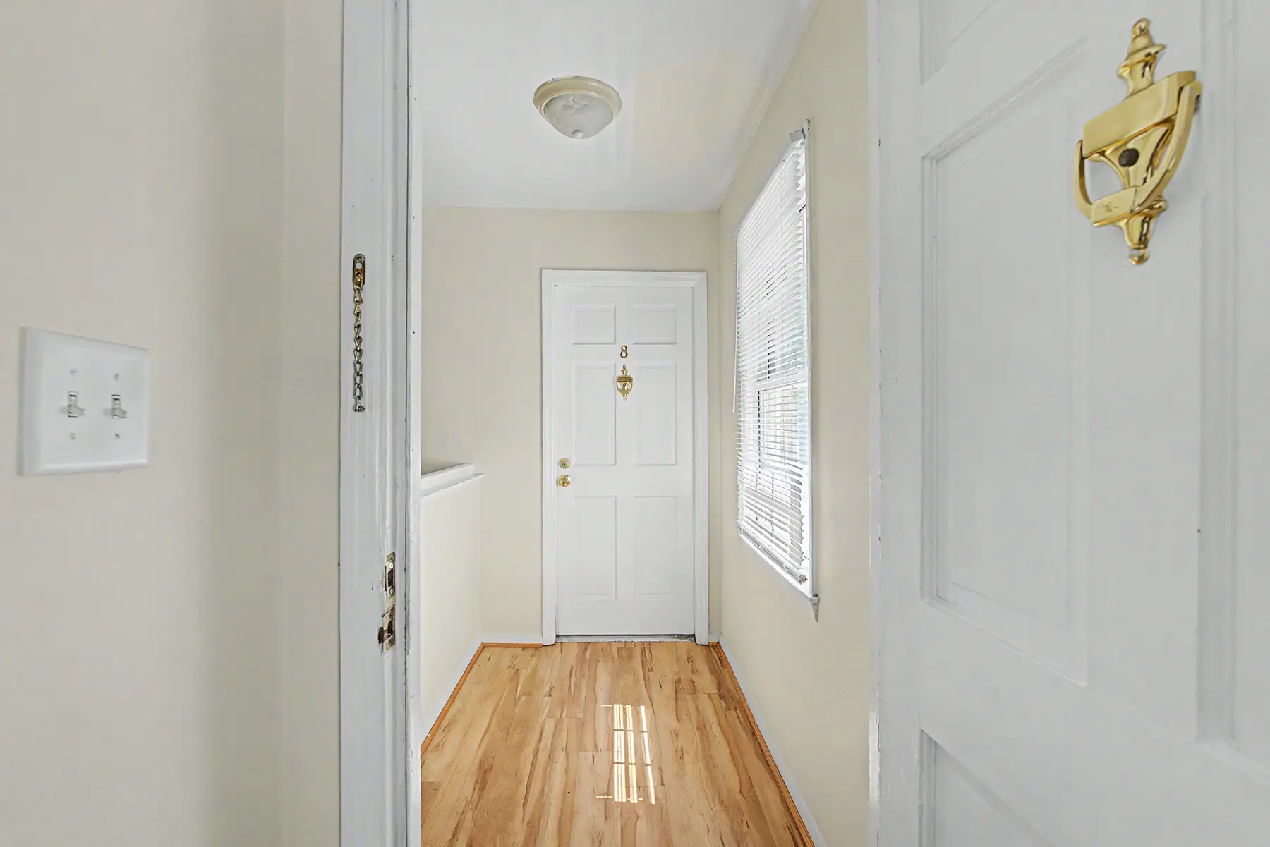 08 Interior Common Entry