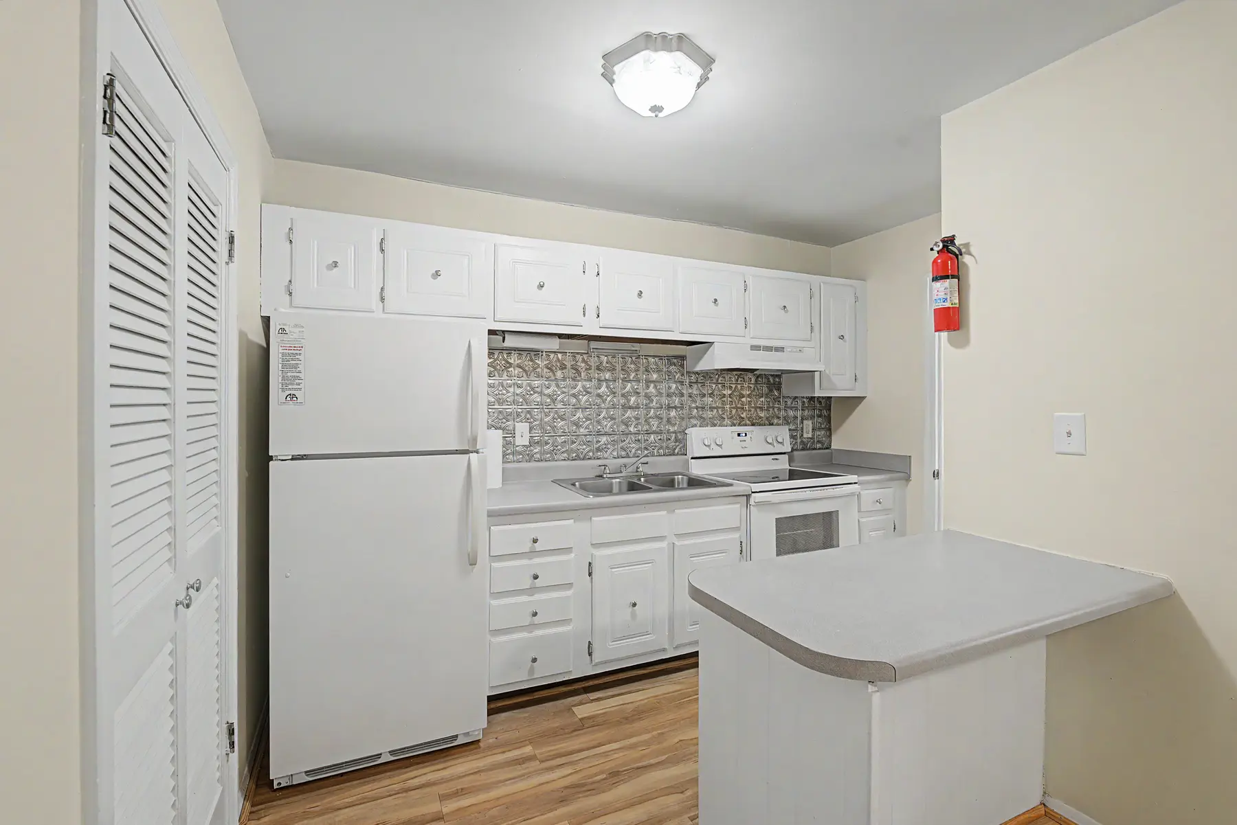 10 Interior Kitchen