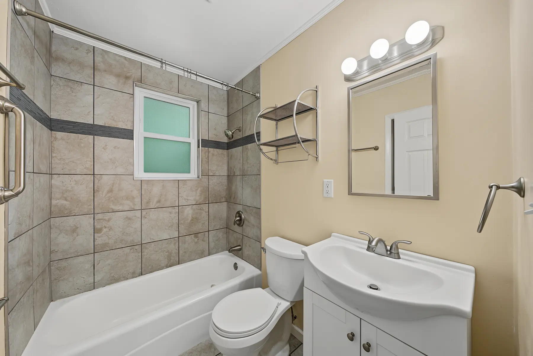 16 Full Bathroom